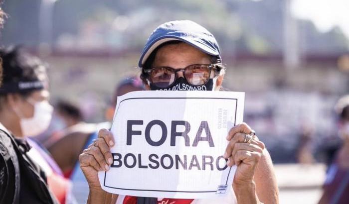0005BEBF-manifestazioni-in-brasile-contro-bolsonaro Manifestazioni in Brasile contro Bolsonaro