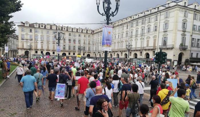 Manifestazione a Torino contro il green pass