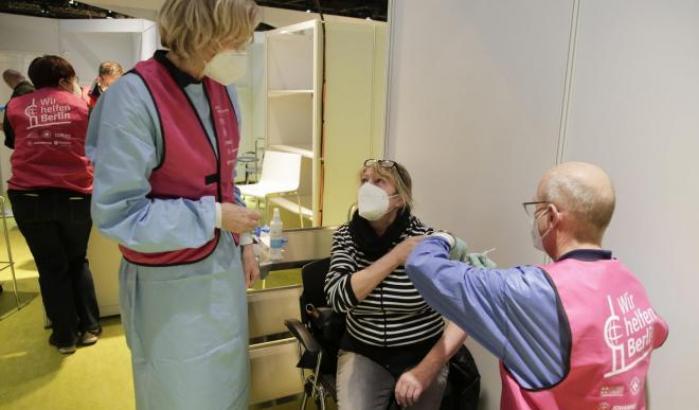 La Germania offrirà agli anziani la terza dose di vaccino