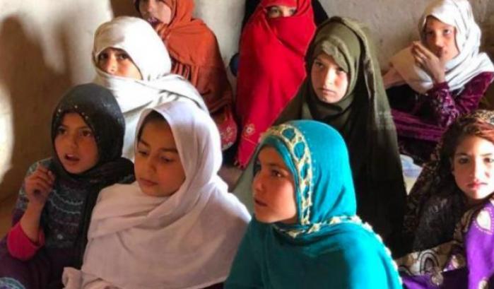 0005C253-bambine-afghane Bambine afghane