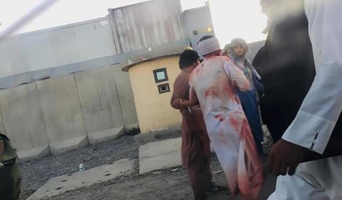 0005C459-attentato-verso-l-aeroporto-di-kabul Attentato verso l'aeroporto di Kabul