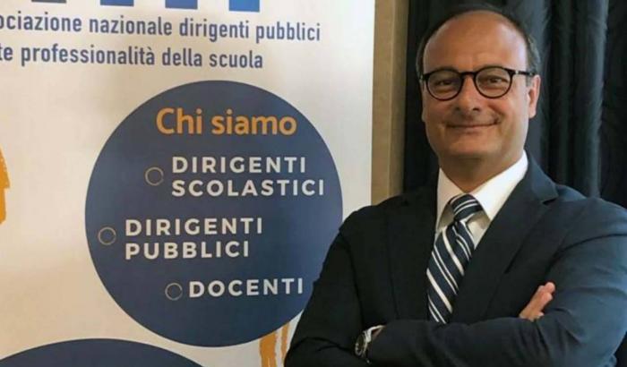 Presidi contro i professori no-vax: "No al tampone pagato dallo Stato per chi non vuole vaccinarsi”