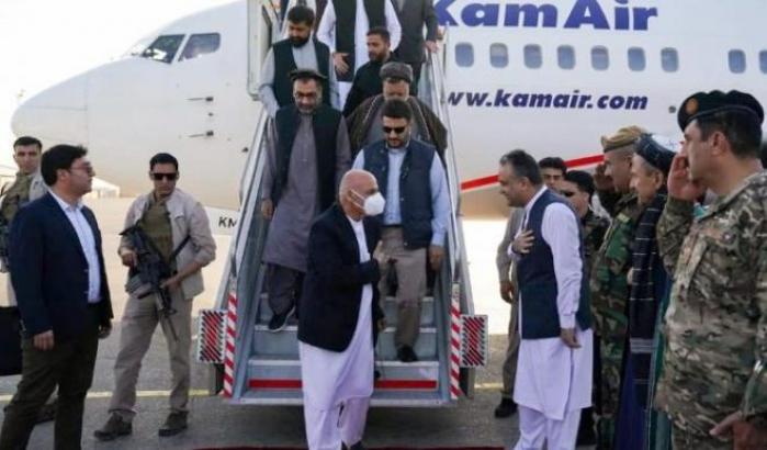L'ex presidente dell'Afghanistan Ashraf Ghani Ahmadzai lascia Kabul