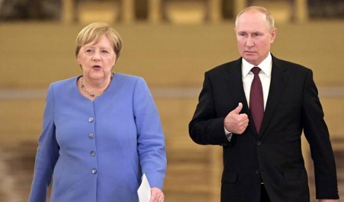 0005C62E-merkel-e-putin Merkel e Putin