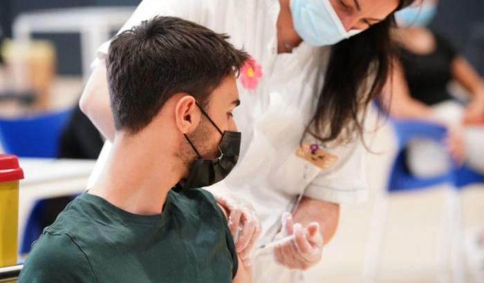 Sono 10 milioni le persone ancora non vaccinate: si va verso una graduale introduzione dell'obbligo