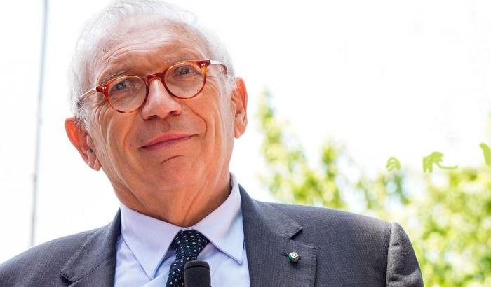 Il ministro Bianchi: "Vedere le classi piene è una gioia, risposta corale dei ragazzi sui vaccini"