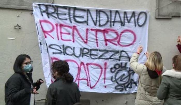Manifestazione contro la didattica a distanza (Dad)