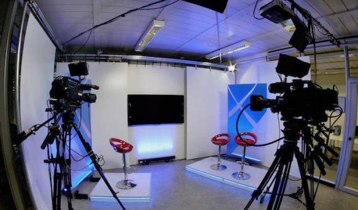 Com'è l'informazione televisiva? Maschilista, leghista e classista