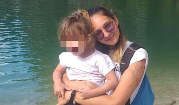 Un altro femminicidio: una guardia giurata spara a una madre 21enne e poi si suicida