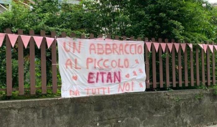 Striscioni per Eitan