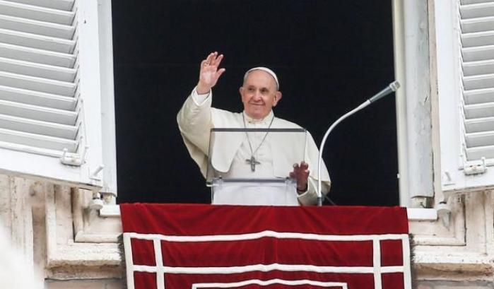 0005CA27-papa-francesco-durante-l-angelus Papa Francesco durante l'Angelus