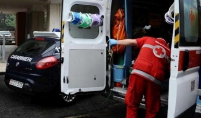 Bimbo di due anni ucciso a coltellate in un supermercato: fermata la madre