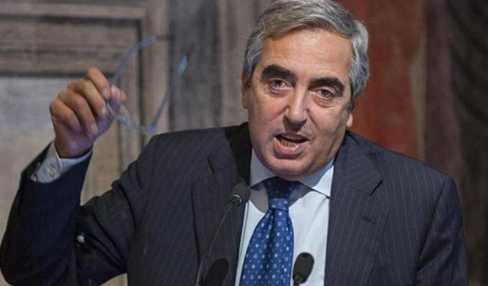 Gasparri attacca Morra: "Persona indegna, dovrebbe lasciare la guida dell'Antimafia"