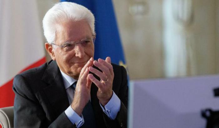 Mattarella: "Ci stiamo lasciando il periodo più buio alle spalle, ma ..."