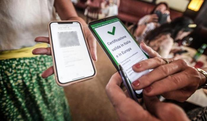 Da oggi si parte con il Green pass obbligatorio al lavoro: cosa rischia chi è senza