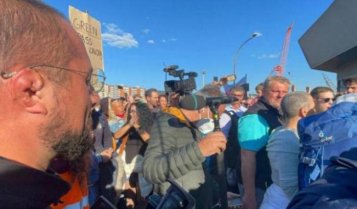 0005CE8E-proteste-a-trieste Proteste a Trieste