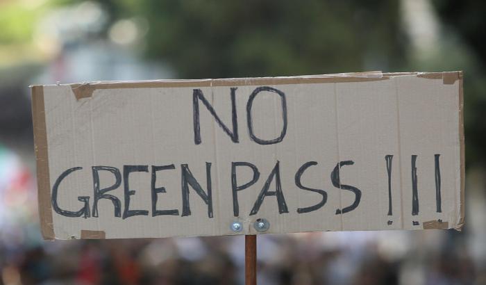 Focolaio Covid a Trieste: è legato alle proteste contro il Green Pass