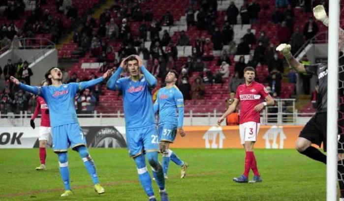 Napoli battuto dallo Spartak Mosca: si giocherà il passaggio del turno all'ultima gara Napoli battuto dallo Spartak Mosca: si giocherà il passaggio del turno all'ultima gara
