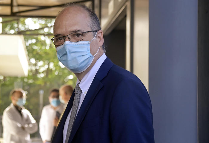 Magrini (Aifa): "Il Green Pass ci mette al sicuro, non c'è bisogno dell'obbligo" Magrini (Aifa): "Il Green Pass ci mette al sicuro, non c'è bisogno dell'obbligo"