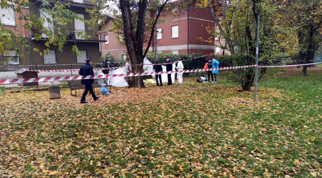 114527299-5368bfa0-805e-4033-941b-8c9f4c1a169b Orrore a Reggio Emilia. Giovane donna trovata morta in un parco: la Procura indaga per omicidio