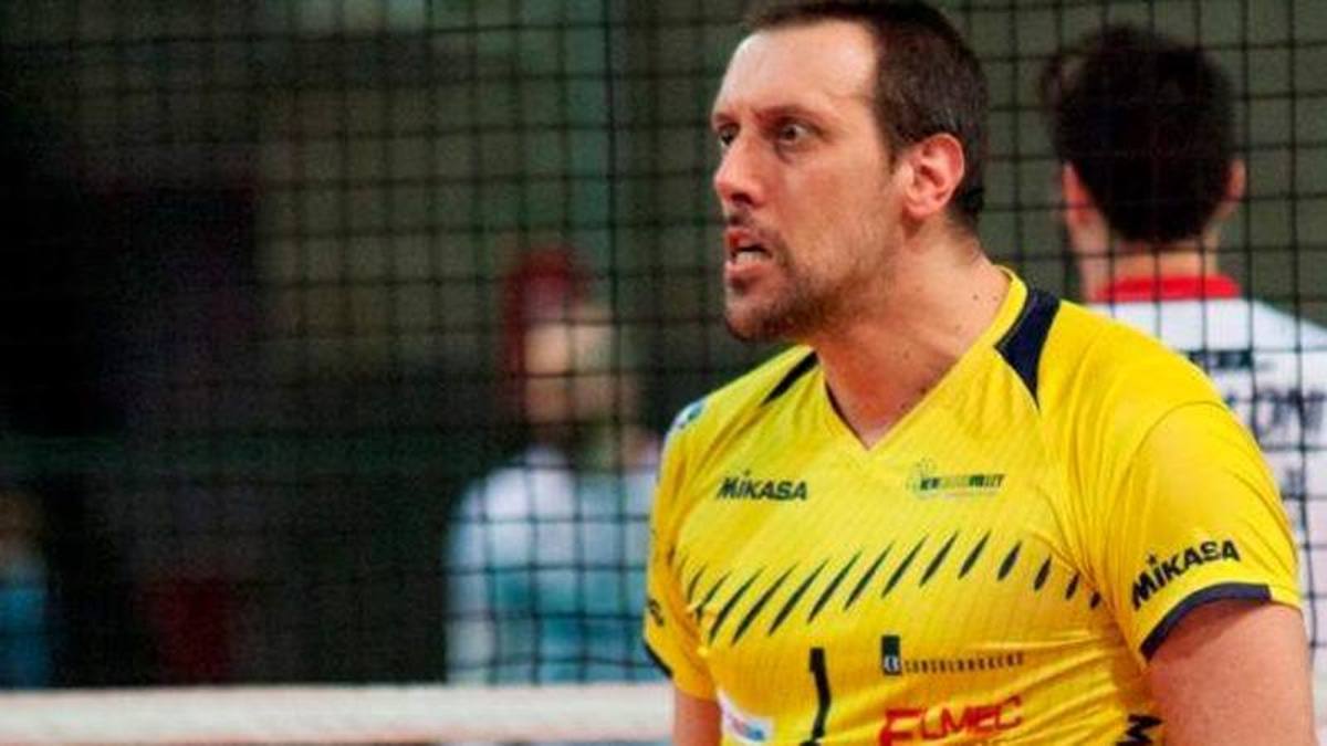 Fidanzato per anni con una modella che non esiste: raggirato il pallavolista Cazzaniga Fidanzato per anni con una modella che non esiste: raggirato il pallavolista Cazzaniga