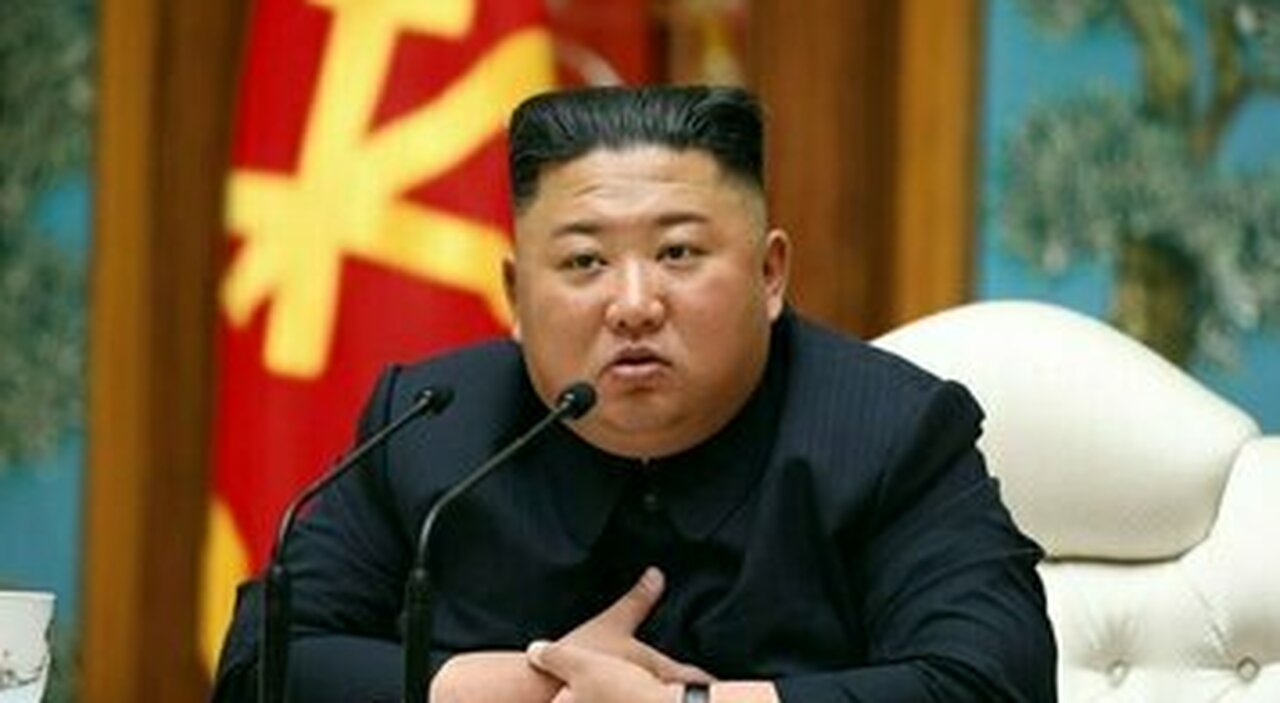 Kim Jong-un chiede ai militari una 'perfetta preparazione alla guerra"