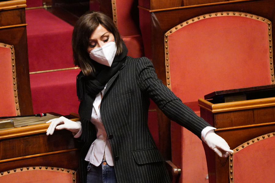 Bernini (Forza Italia): "L'unica arma è l'obbligo vaccinale" Bernini (Forza Italia): "L'unica arma è l'obbligo vaccinale"