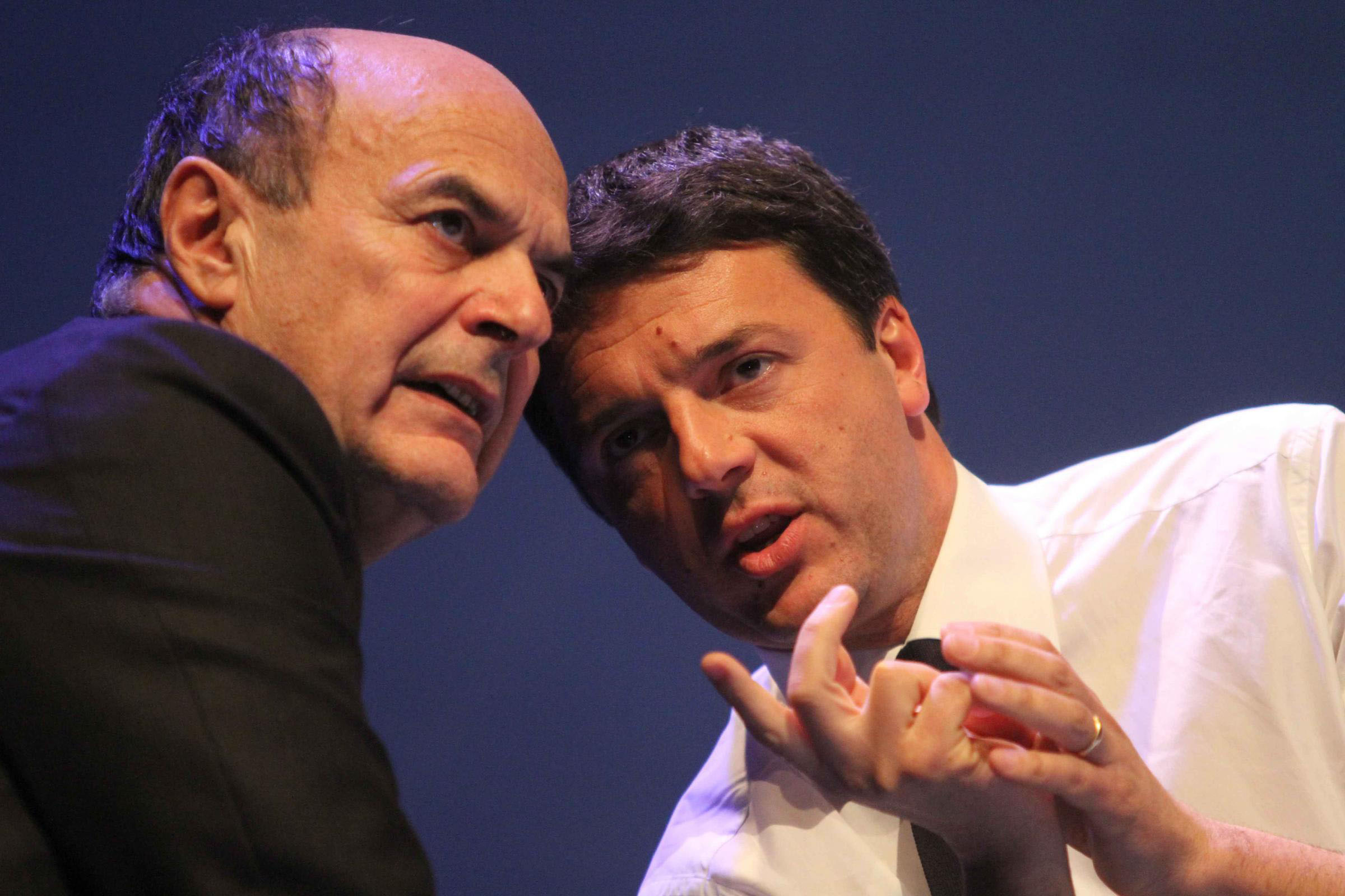 Renzi sempre ossessionato da Bersani: "Lui è quello che deve chiedere scusa perché..."