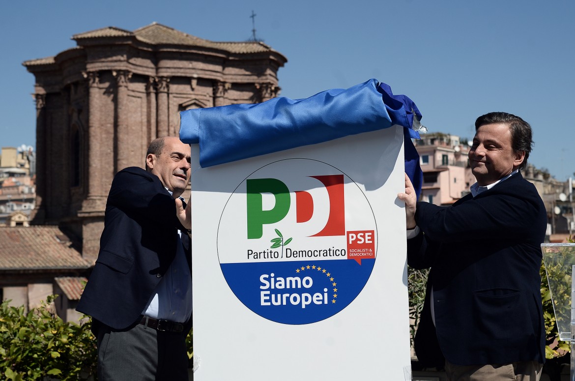 Calenda attacca Zingaretti: "Ha tenuto Roma in ostaggio fino a quando non è arrivato un sindaco amico..." Calenda attacca Zingaretti: "Ha tenuto Roma in ostaggio fino a quando non è arrivato un sindaco amico..."