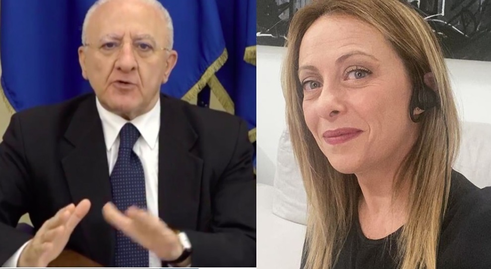 De Luca attacca Meloni: “Patriota non è chi liscia il pelo ai no-vax”