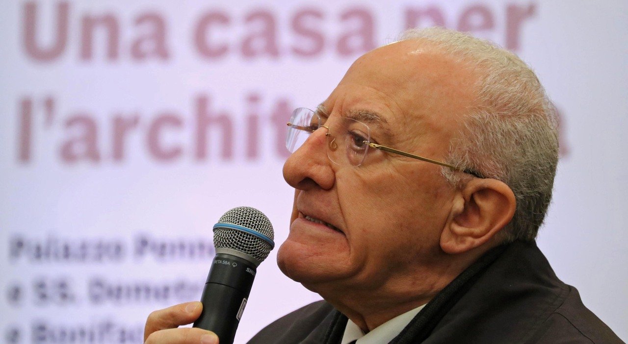 De Luca attacca Salvini sul Covid: "Irresponsabile, è ancora allo stadio evolutivo dei Neanderthal" De Luca attacca Salvini sul Covid: "Irresponsabile, è ancora allo stadio evolutivo dei Neanderthal"