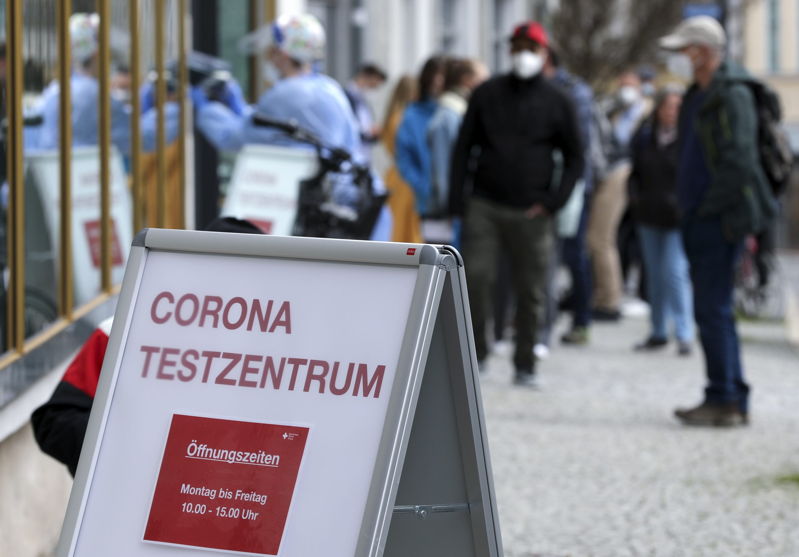 In Germania altri 437 morti per Covid e scarseggiano pure le dosi di vaccino In Germania altri 437 morti per Covid e scarseggiano pure le dosi di vaccino