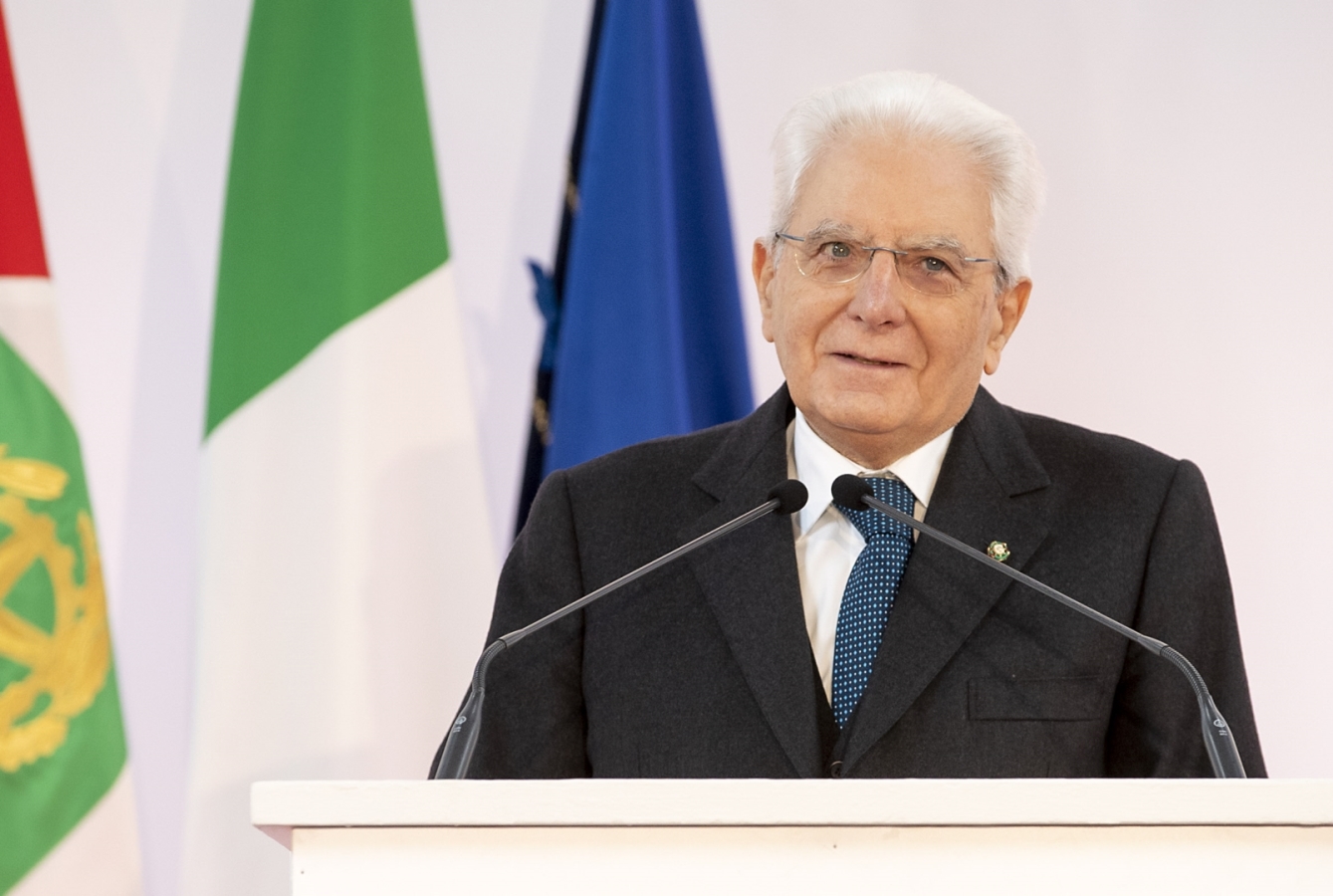 Mattarella su piazza Fontana: "Chiara la matrice fascista, con le bombe volevano fermare la democrazia" Mattarella su piazza Fontana: "Chiara la matrice fascista, con le bombe volevano fermare la democrazia"