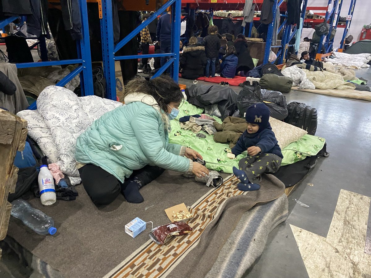 La Bielorussia minaccia i migranti: "O ve ne andate o vi portiamo al confine con la Polonia" La Bielorussia minaccia i migranti: "O ve ne andate o vi portiamo al confine con la Polonia"