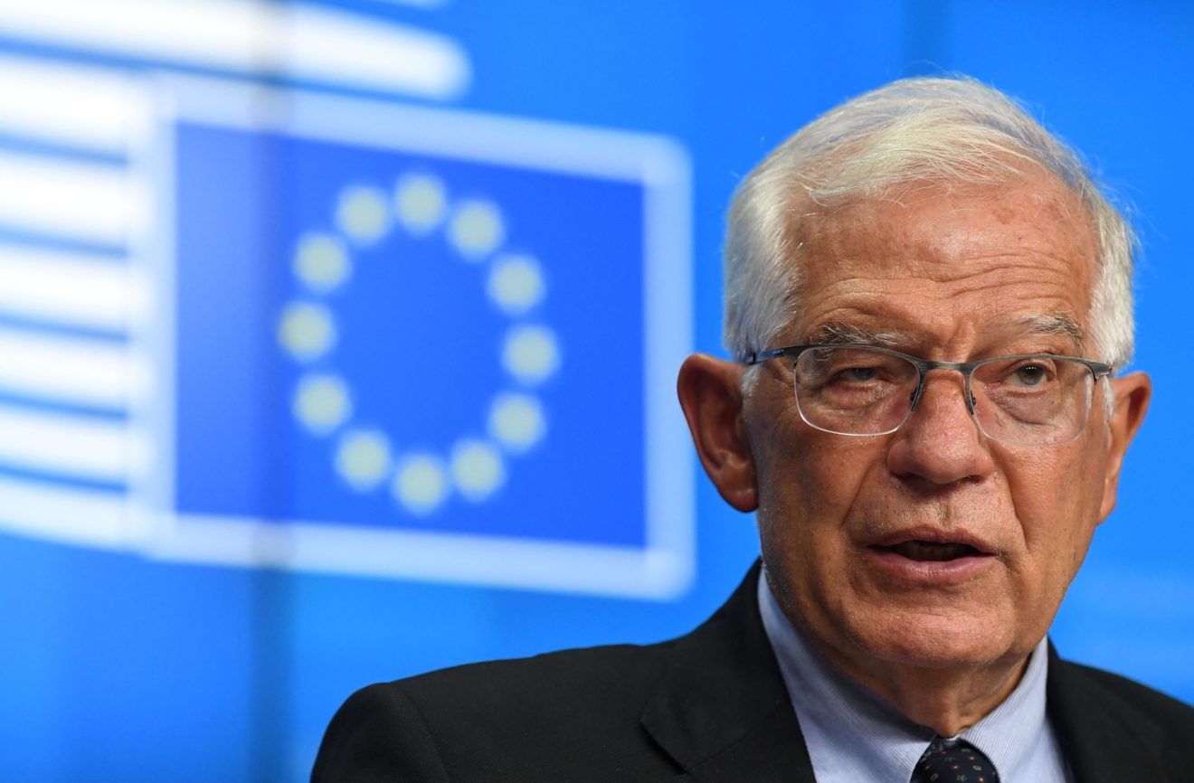 L'Ue minaccia ancora la Russia, Borrell: "L'aggressione a Kiev avrà un costo elevato"