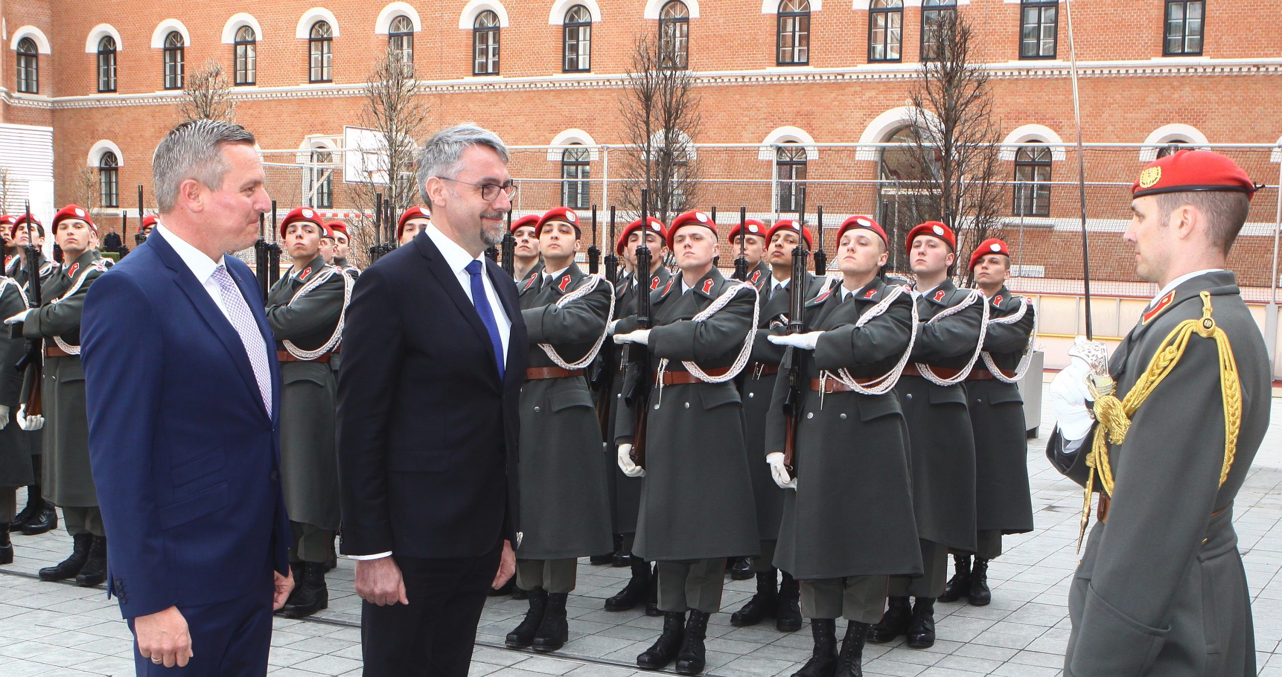 La repubblica Ceca manda 150 soldati in Polonia per 'blindare' il confine con la Bielorussia La repubblica Ceca manda 150 soldati in Polonia per 'blindare' il confine con la Bielorussia