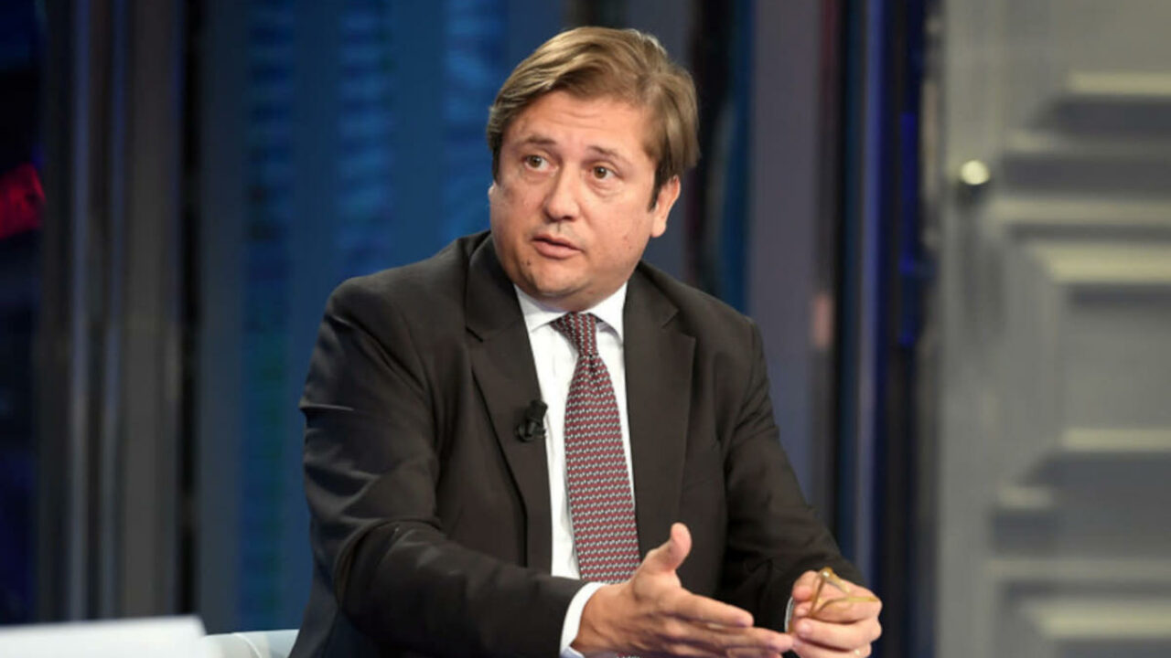 Covid, Sileri: "Per i bambini non c'è obbligo di vaccino ma c'è la necessità di proteggerli"