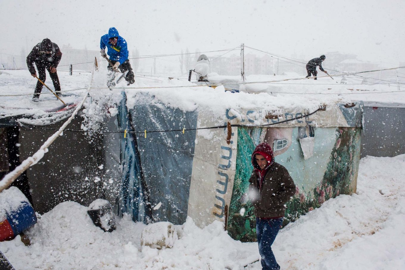 Corsa per difendere oltre 3 milioni di rifugiati dal gelo invernale Corsa per difendere oltre 3 milioni di rifugiati dal gelo invernale