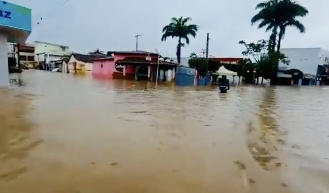 Schermata 2021-12-26 alle 10.49.04 Alluvioni nello stato di Bahia: 17 morti e 11 mila sfollati per le piogge torrenziali