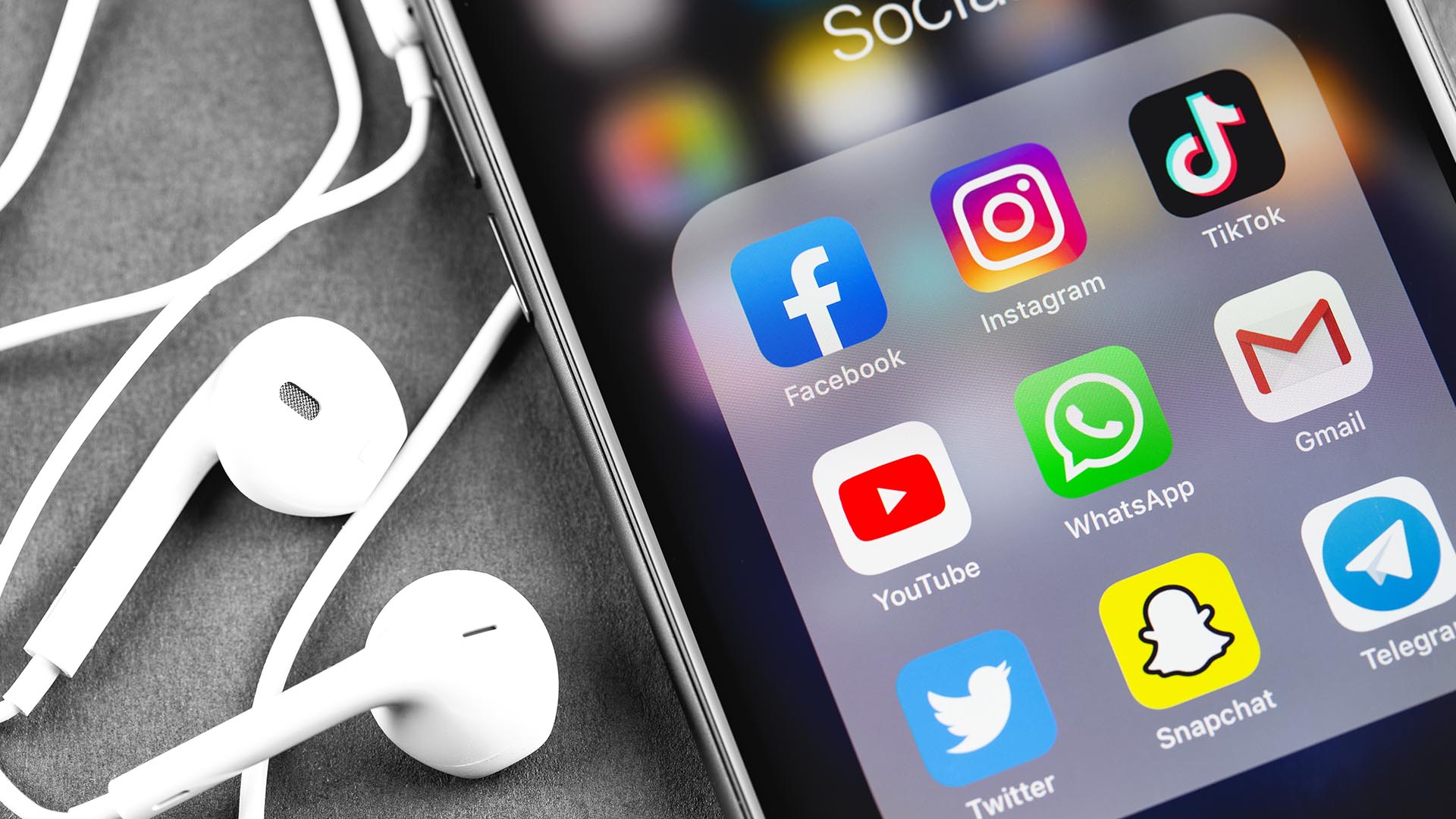 Ecco come nascono gli influencer sui social: lo studio Ecco come nascono gli influencer sui social: lo studio