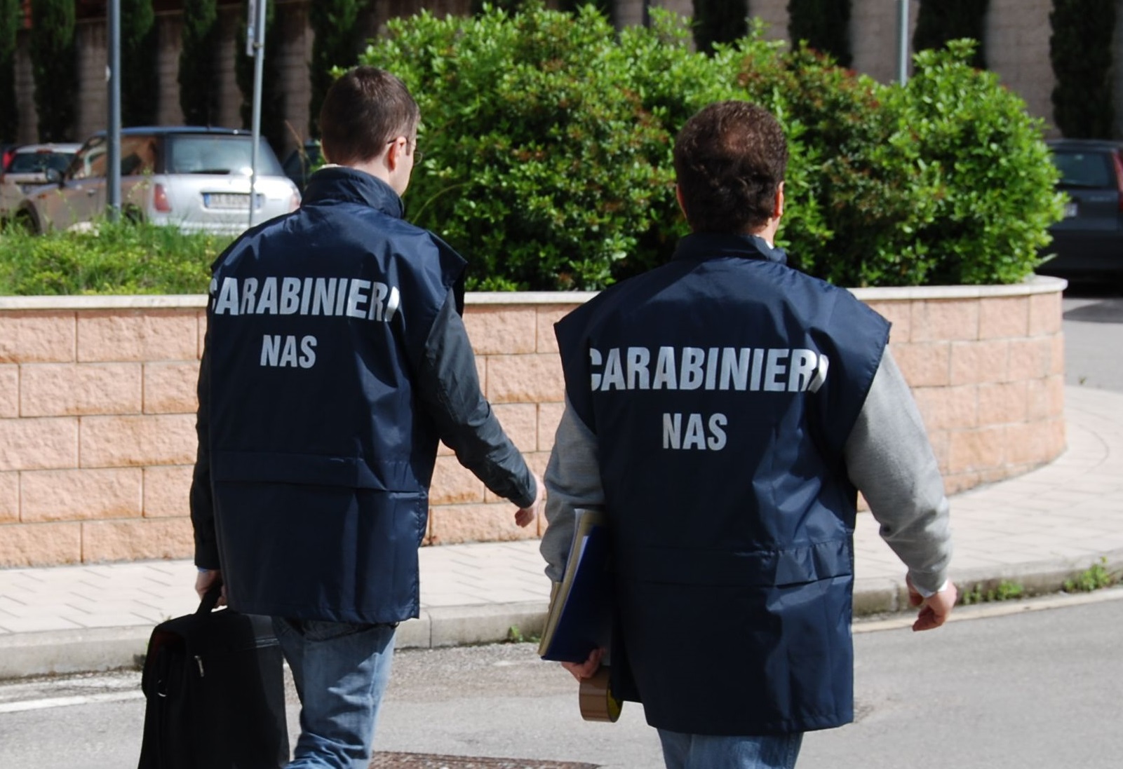 Scoperti 281 medici e sanitari non vaccinati: l'indagine dei Nas Scoperti 281 medici e sanitari non vaccinati: l'indagine dei Nas