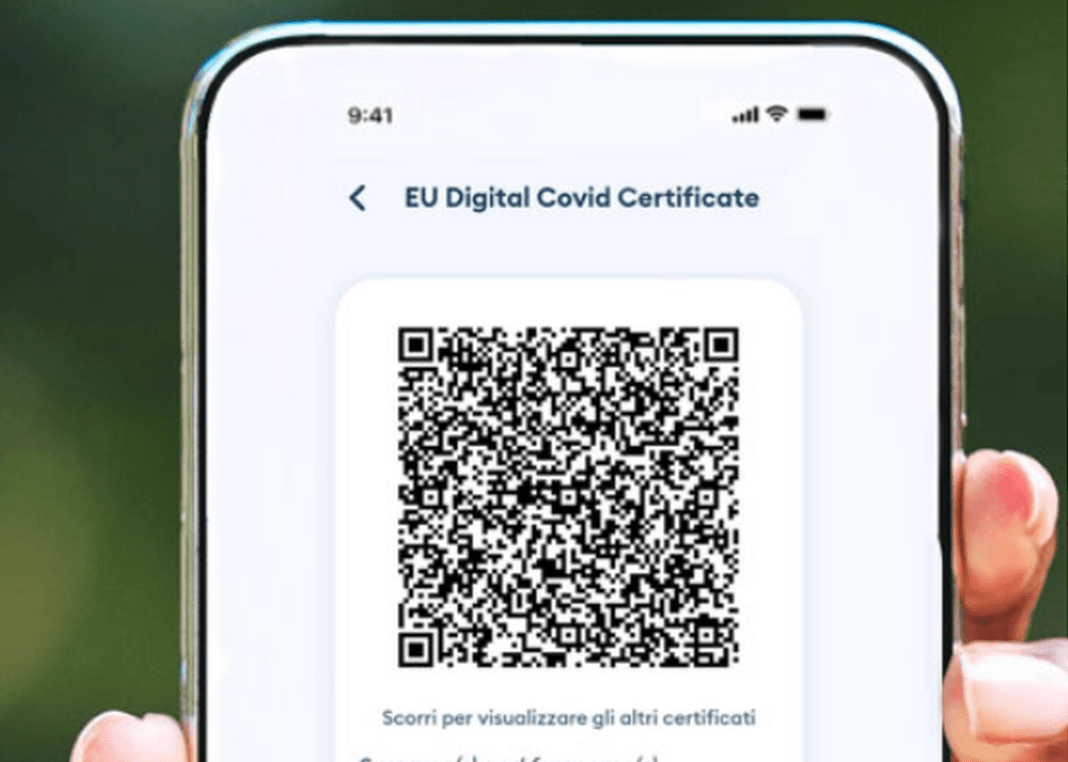 Perquisizioni della Polizia in tutta Italia per sventare i Green pass falsi Perquisizioni della Polizia in tutta Italia per sventare i Green pass falsi