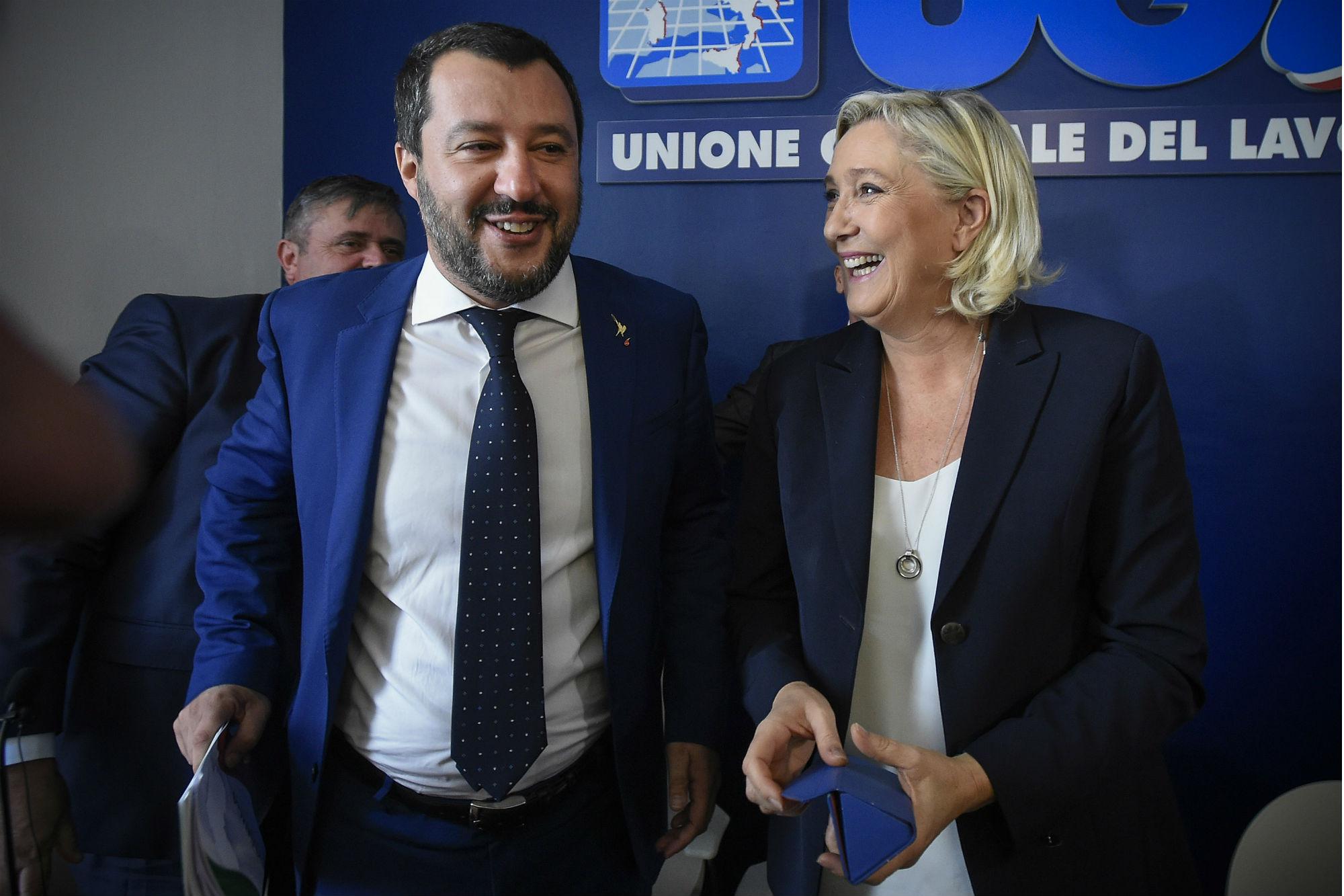 Terremoto politico in Francia: perché la condanna di Marine Le Pen sconvolge l’estrema destra
