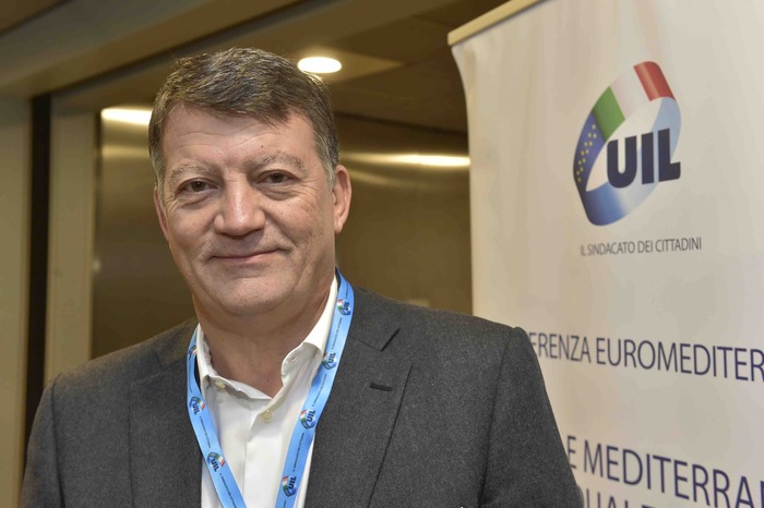 Bombardieri critica Calenda: "È ricco ma dice a riders e disoccupati che non devono brontolare..." Bombardieri critica Calenda: "È ricco ma dice a riders e disoccupati che non devono brontolare..."