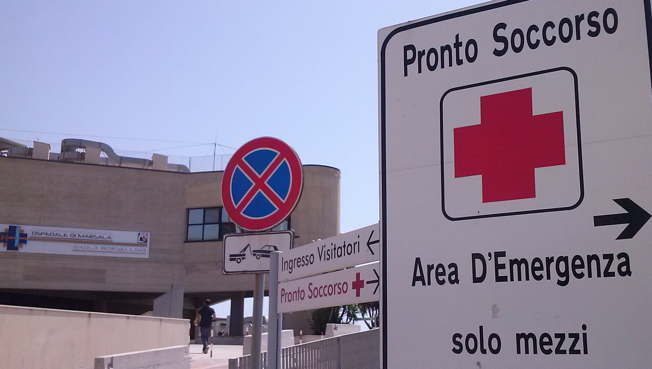 Rifiuta il vaccino e muore di Covid dopo un mese di ricovero: la triste fine di un ristoratore no-vax