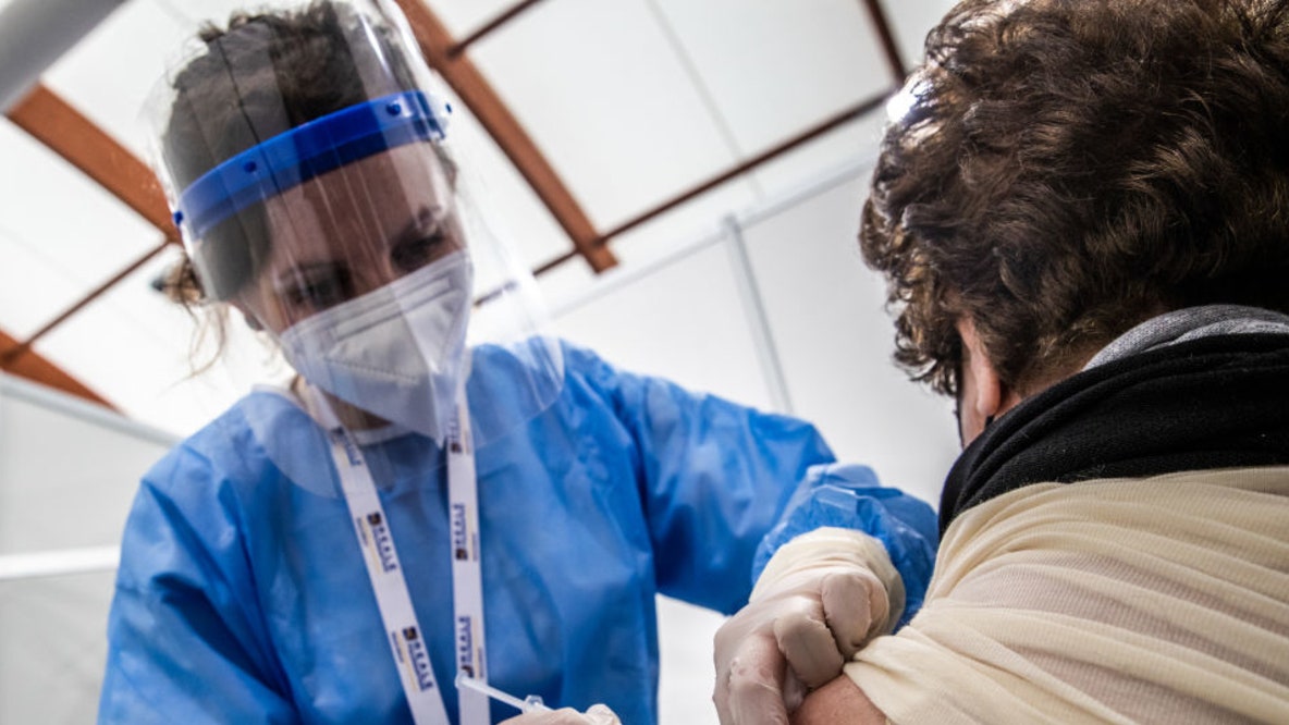 La denuncia dei medici contro i no-vax: "Ogni giorno pressioni e minacce per ottenerere l'esonero" La denuncia dei medici contro i no-vax: "Ogni giorno pressioni e minacce per ottenerere l'esonero"