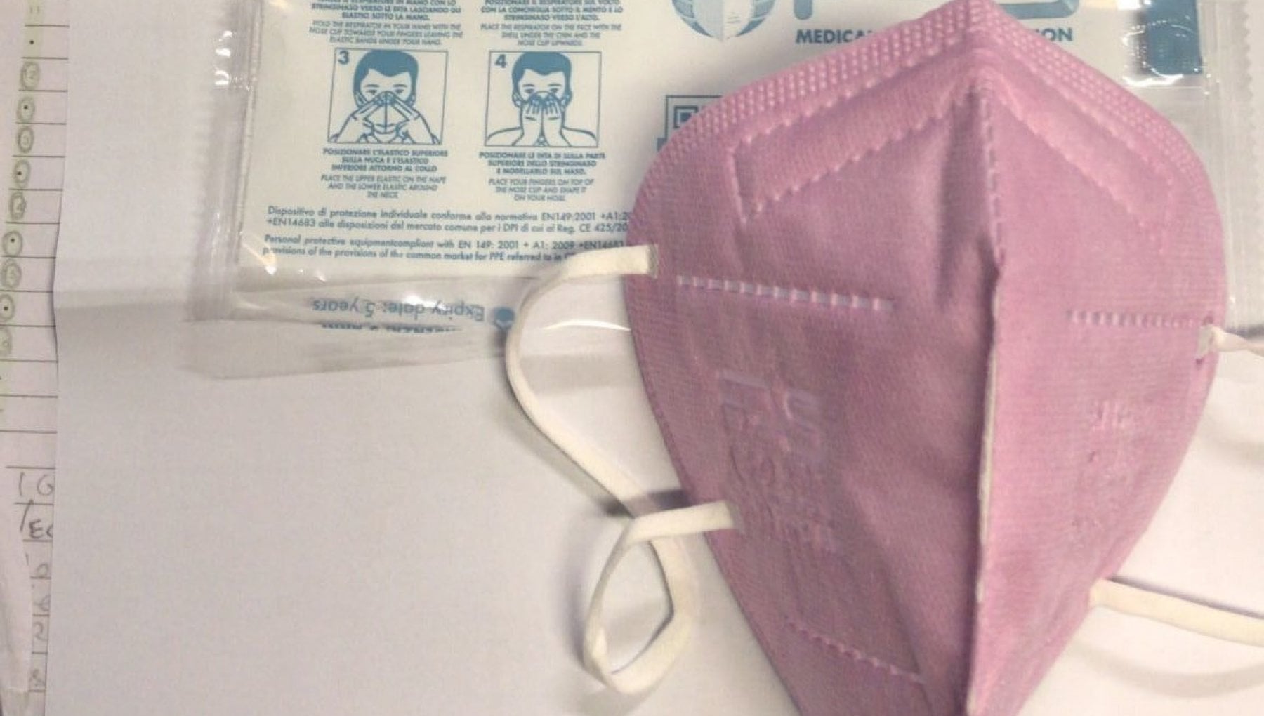 151257636-0c024e72-45ea-49fc-b92c-f4235c5b964d La fragile mascolinità dei poliziotti italiani: "Le mascherine rosa non le indossiamo"
