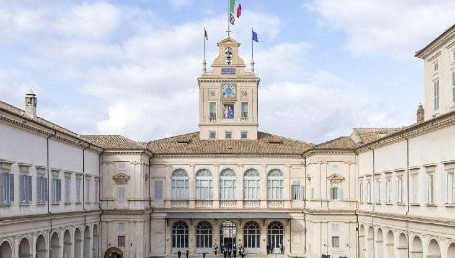 Quirinale, spunta l'ipotesi 'Covid hotel' per far votare i parlamentari positivi