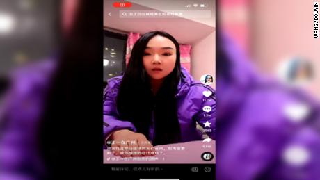 Rimane bloccata a casa di un uomo sconosciuto a causa del lockdown: la storia di una donna cinese diventa virale