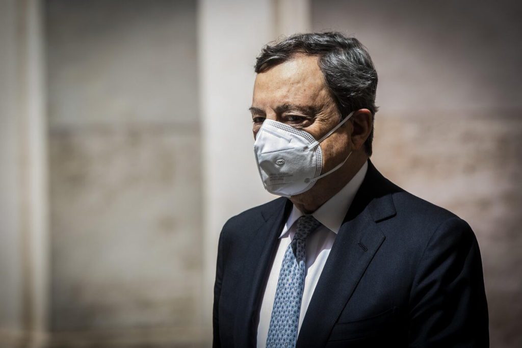 Ucraina, Draghi condanna l'invasione del Donbass: "Evitare una guerra nel cuore dell'Europa"